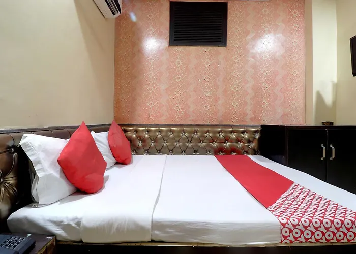 Oyo Flagship 81569 The Red Rose Inn